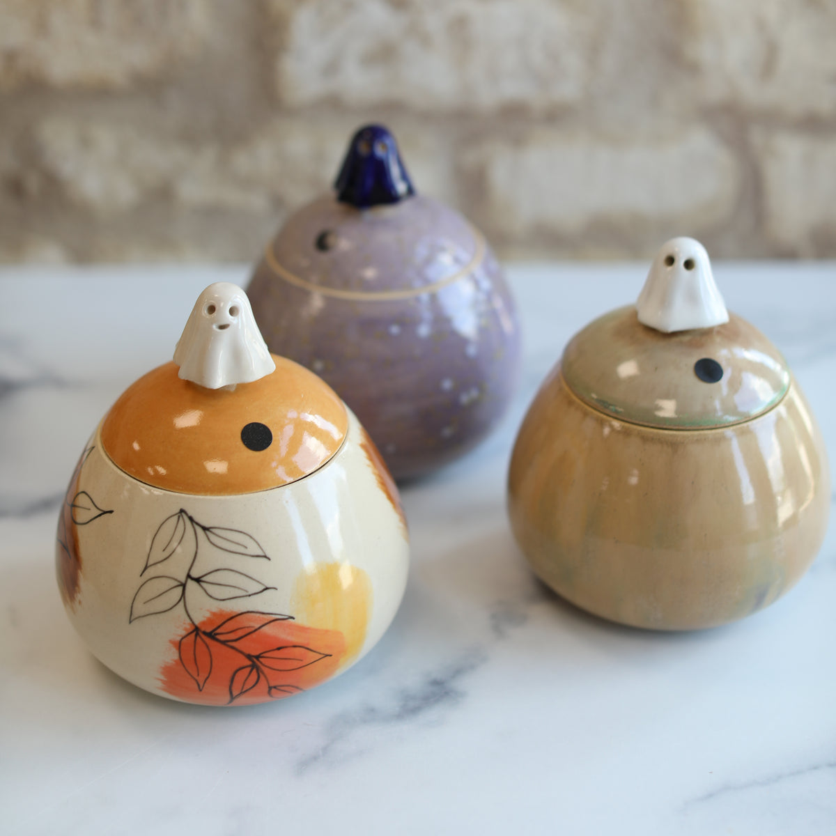 Mystery Ghost Lid Pot